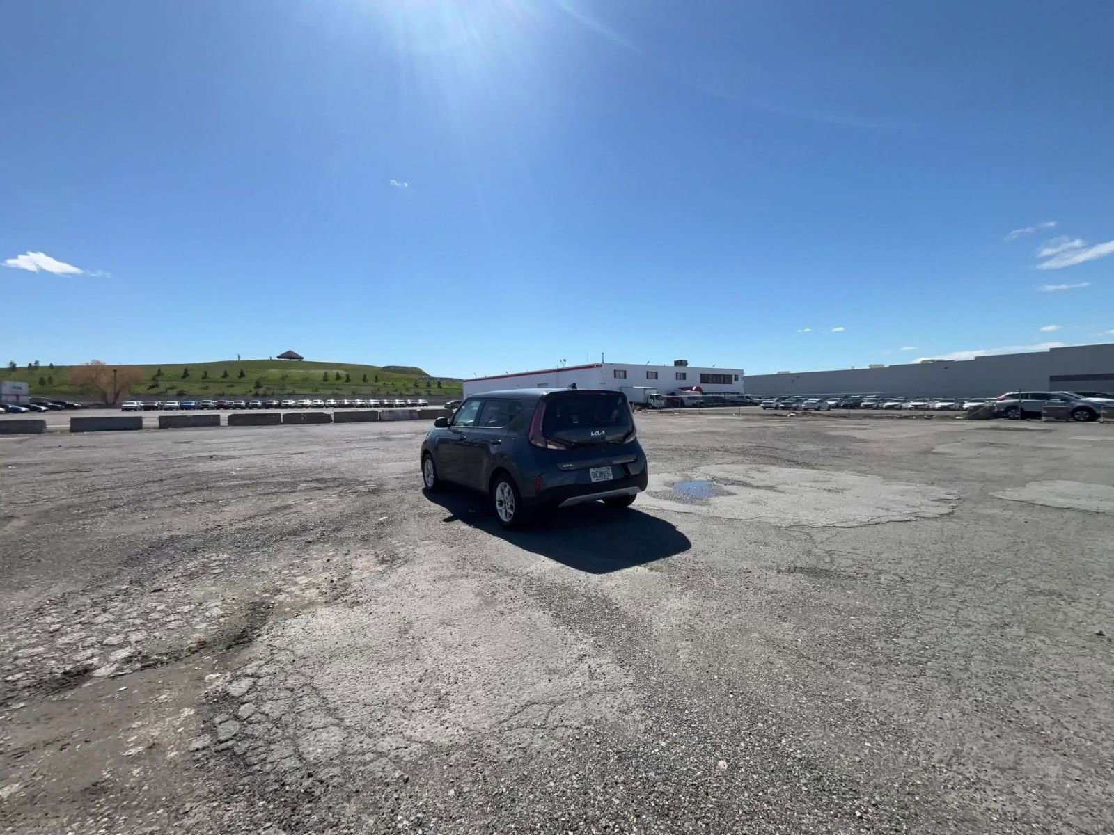 Used 2025 Kia Soul LX w/ LX Technology Package FWD image 15