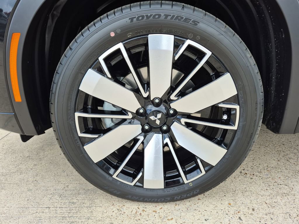 New 2025 Mitsubishi Outlander SEL image 28