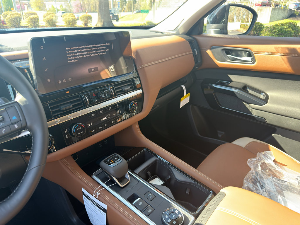 New 2026 Nissan Pathfinder Platinum image 24