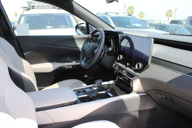 Certified 2023 Lexus RX 350h w/ Accessory Package (Z1) image 5