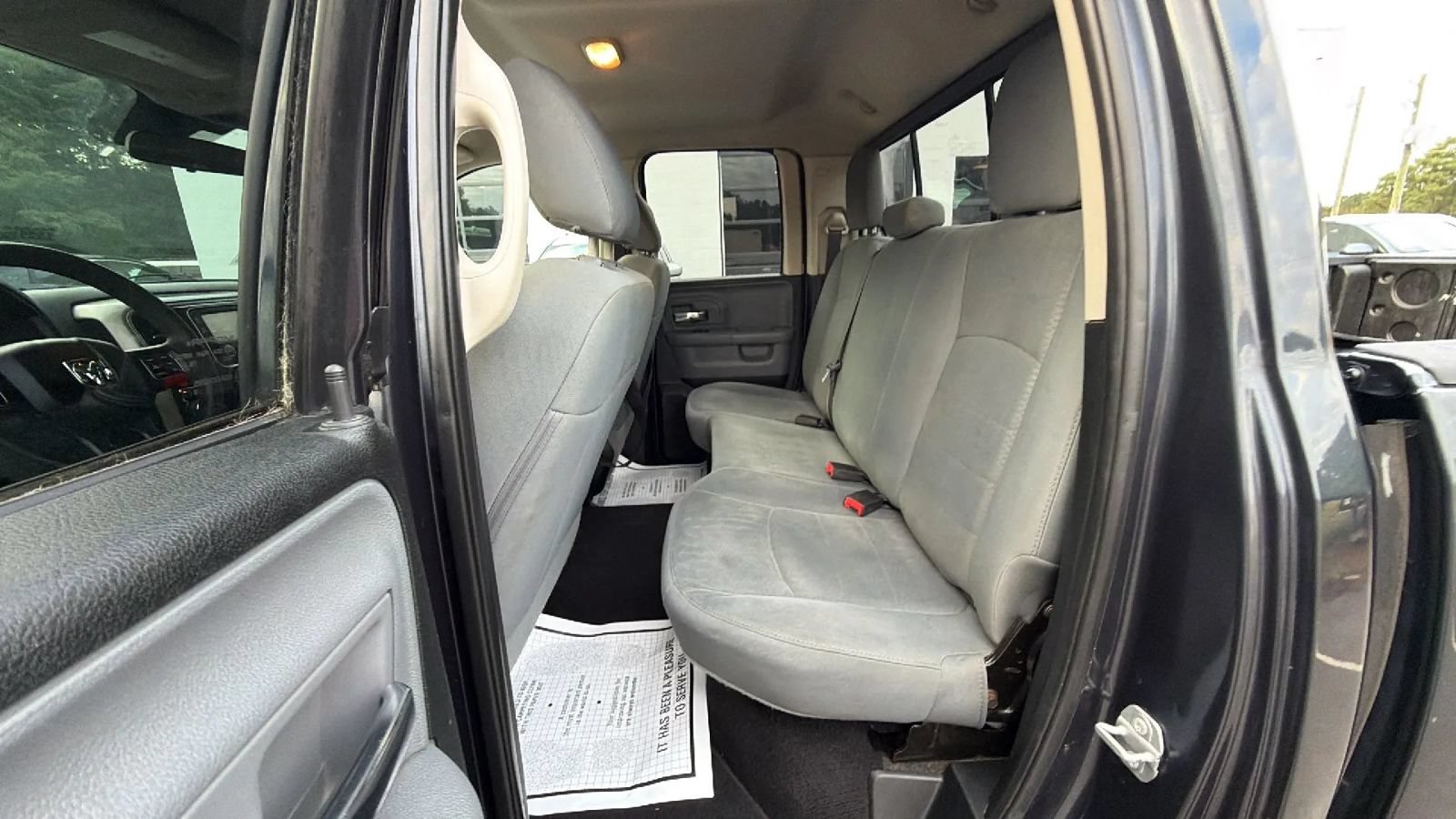 Used 2018 RAM 1500 Classic SLT AWD/4WD image 37