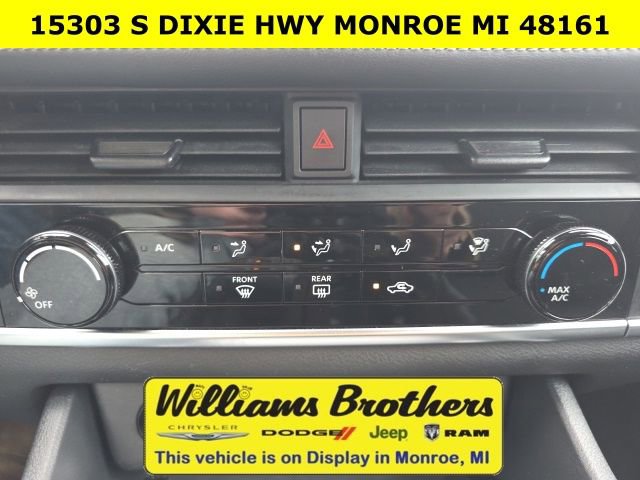 Used 2024 Nissan Rogue S image 16