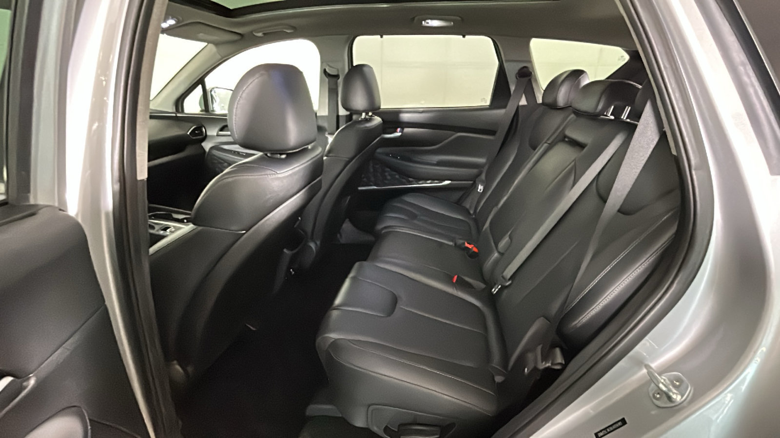 Used 2020 Hyundai Santa Fe Limited AWD/4WD image 32