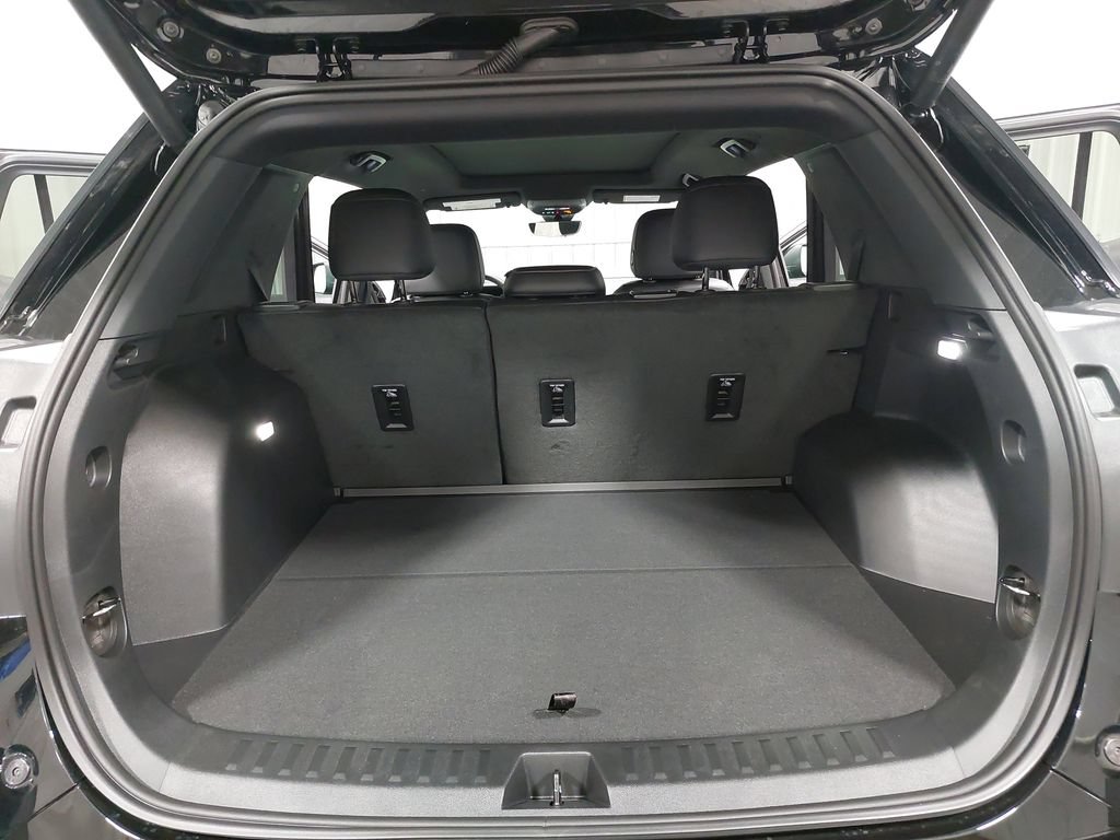 New 2026 GMC Terrain AT4 w/ Technology Package II AWD/4WD image 12