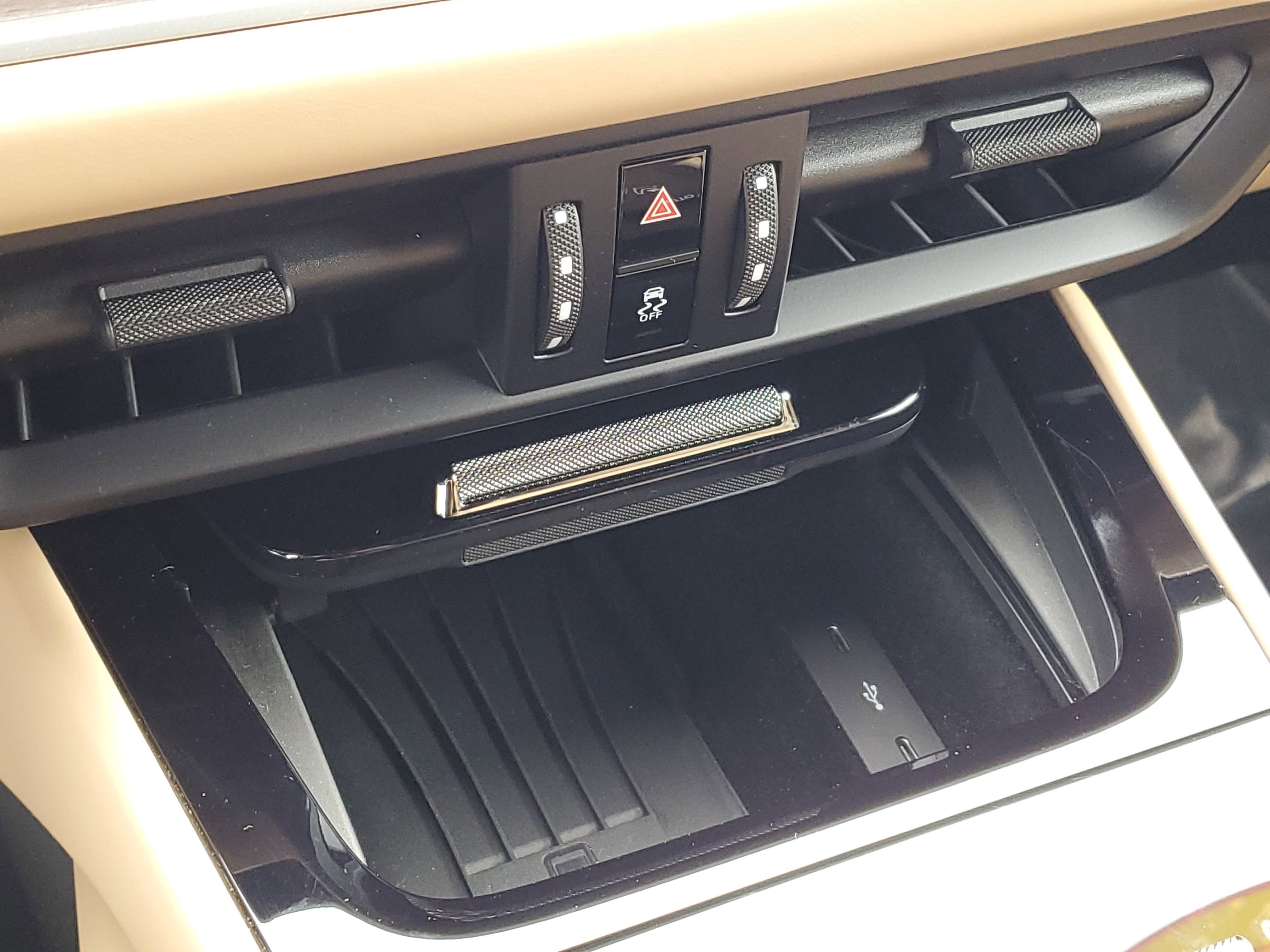 Used 2024 Porsche Cayenne E-Hybrid image 26