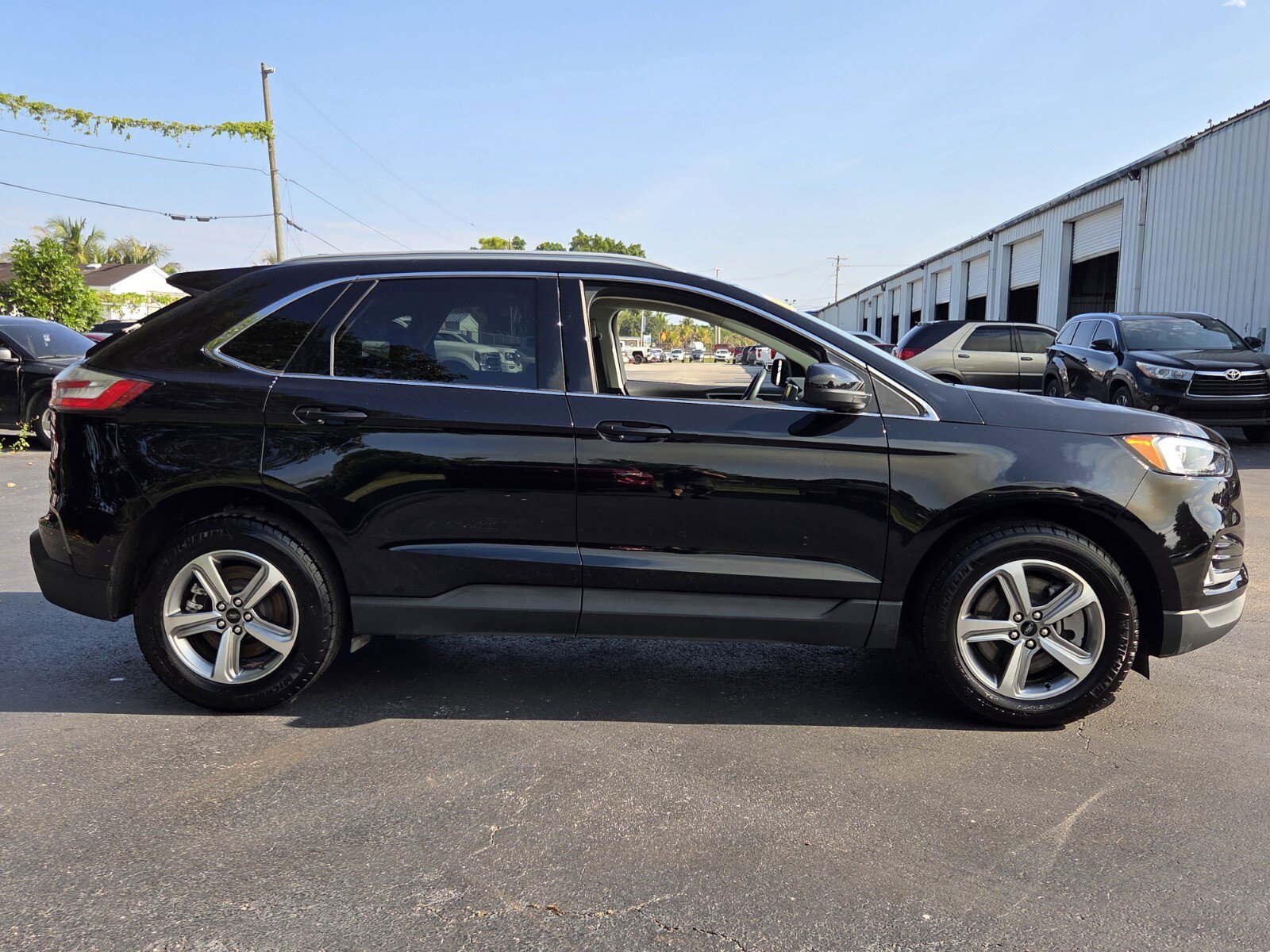 Used 2023 Ford Edge SEL w/ Convenience Package AWD/4WD image 6