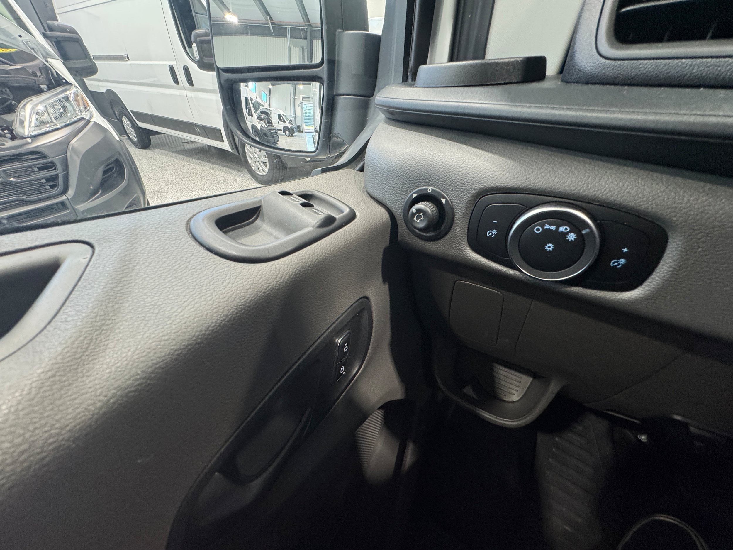 Used 2023 Ford Transit 350 DRW RWD image 10