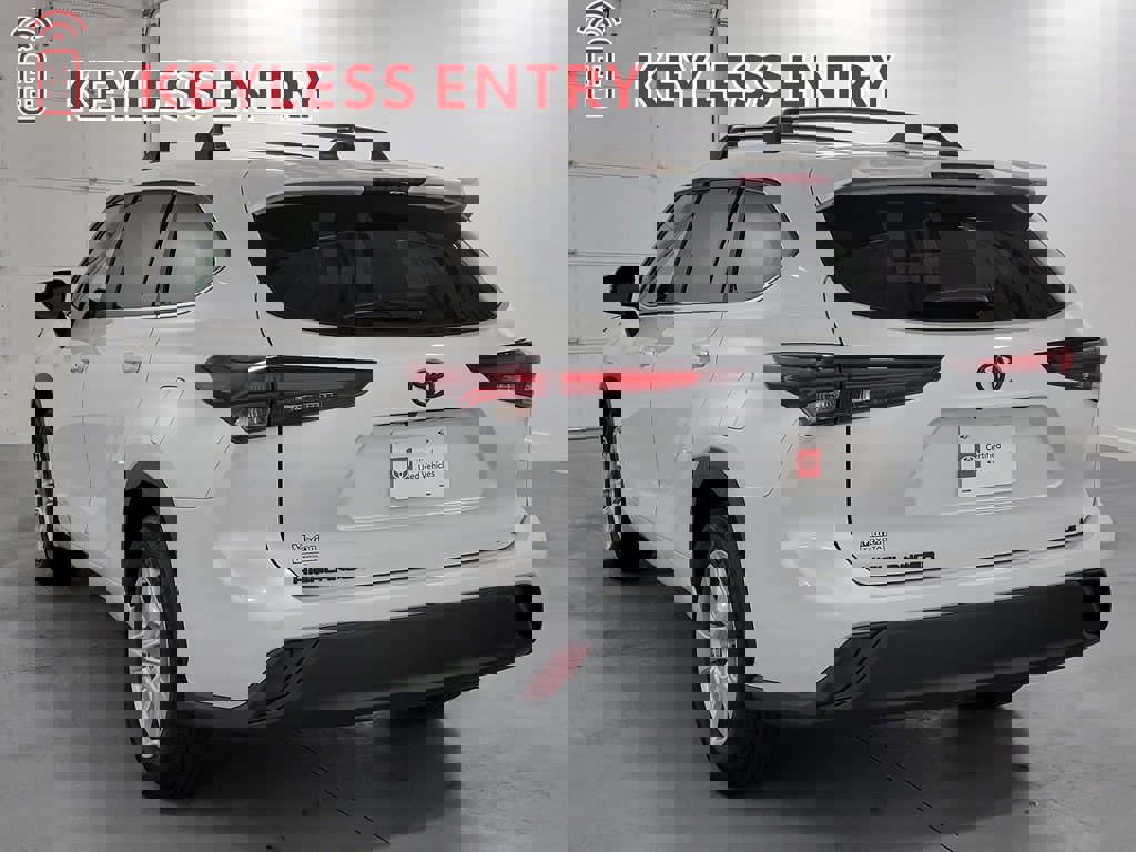 Certified 2025 Toyota Highlander LE image 7