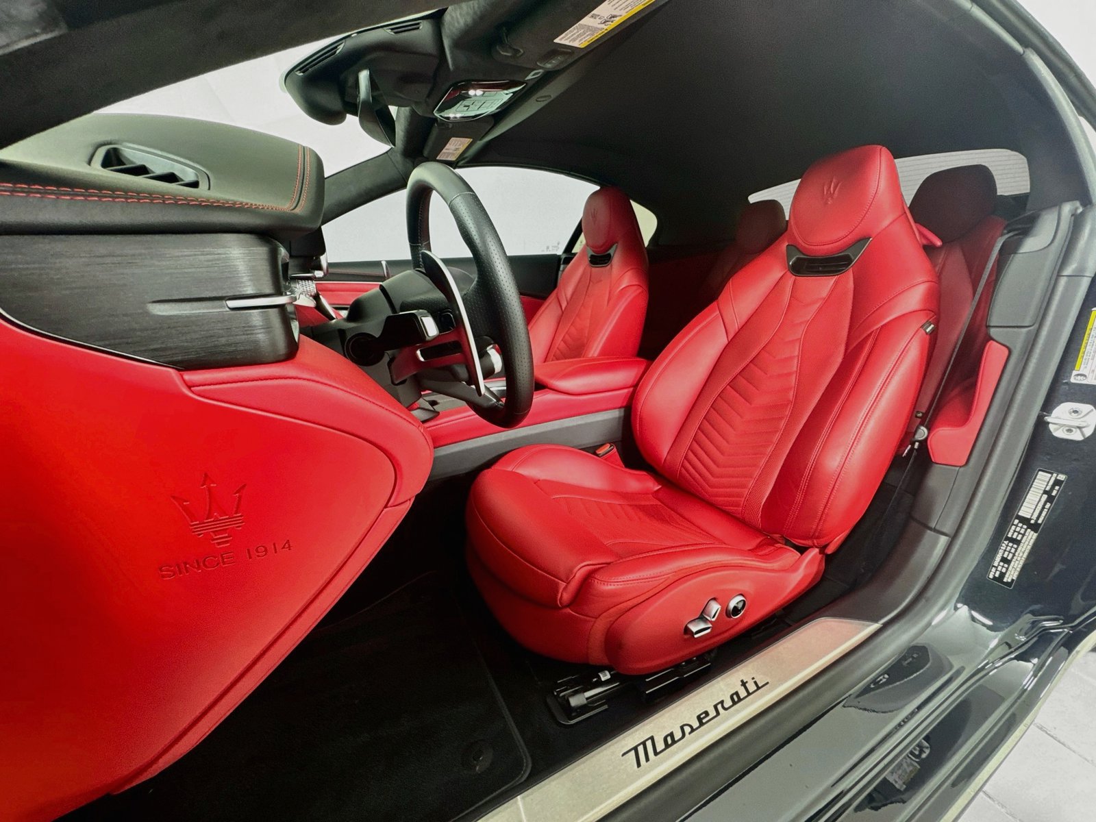 Used 2024 Maserati GranCabrio Trofeo AWD/4WD image 21