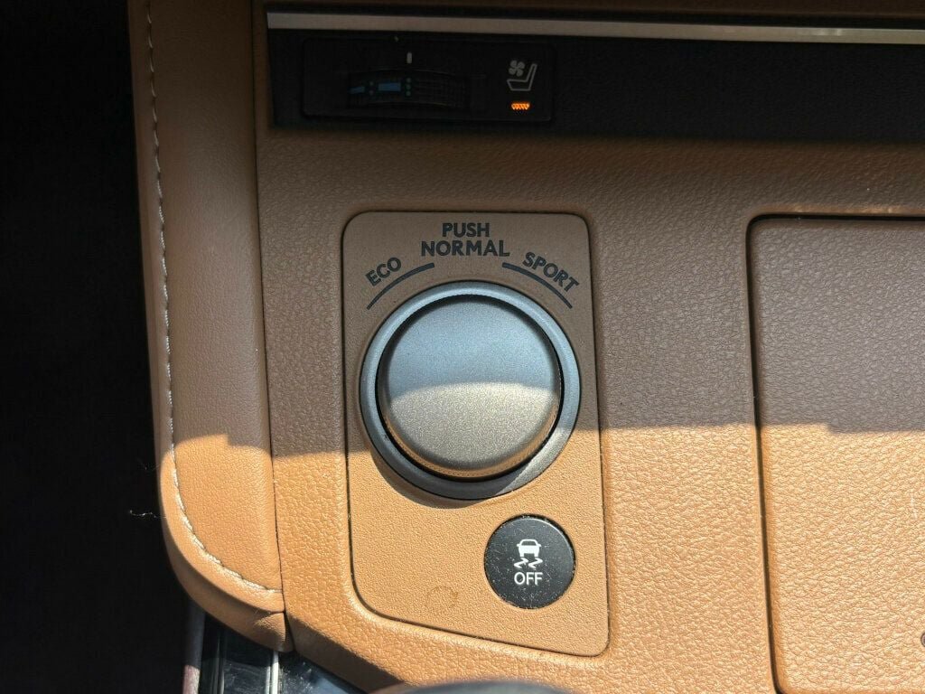 Used 2016 Lexus ES 350 w/ Premium Package w/Wood Trim FWD image 28