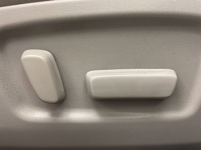 Used 2019 Toyota Highlander XLE image 13