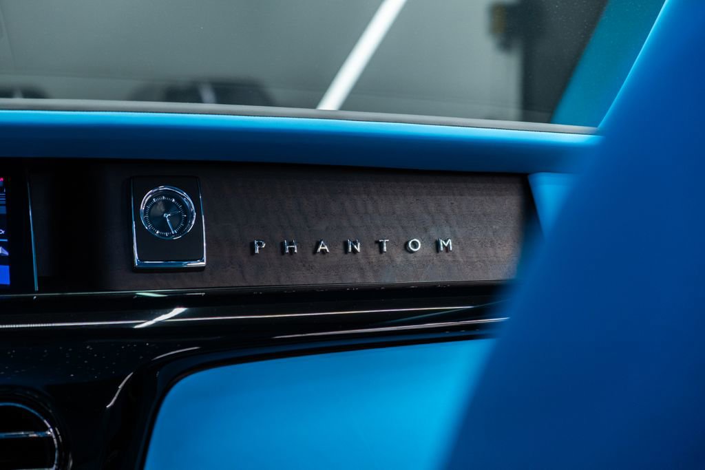 Used 2025 Rolls-Royce Phantom Sedan RWD image 62