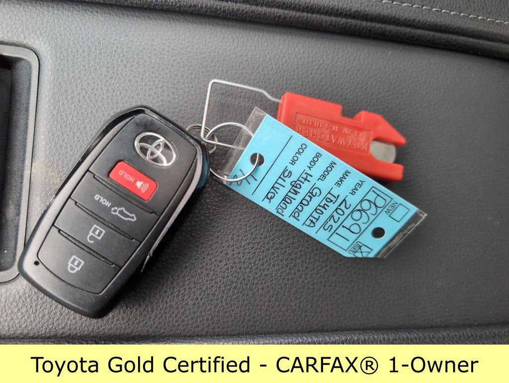Certified 2025 Toyota Grand Highlander AWD image 30