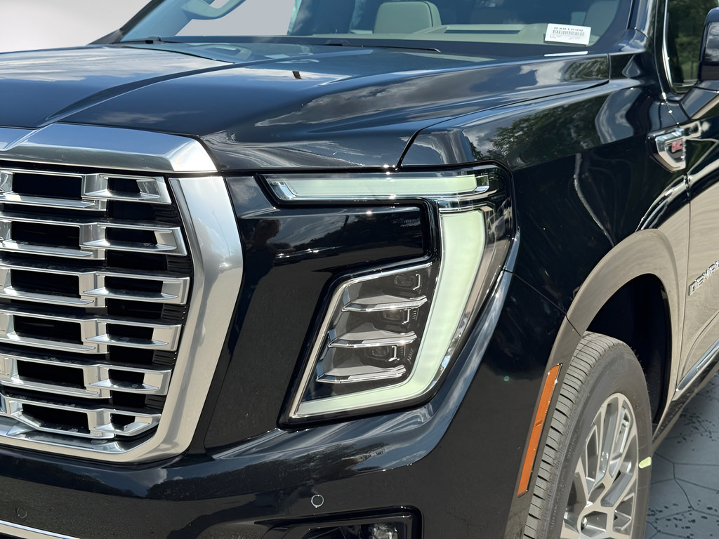New 2026 GMC Yukon XL Denali w/ Denali Reserve Package AWD/4WD image 3