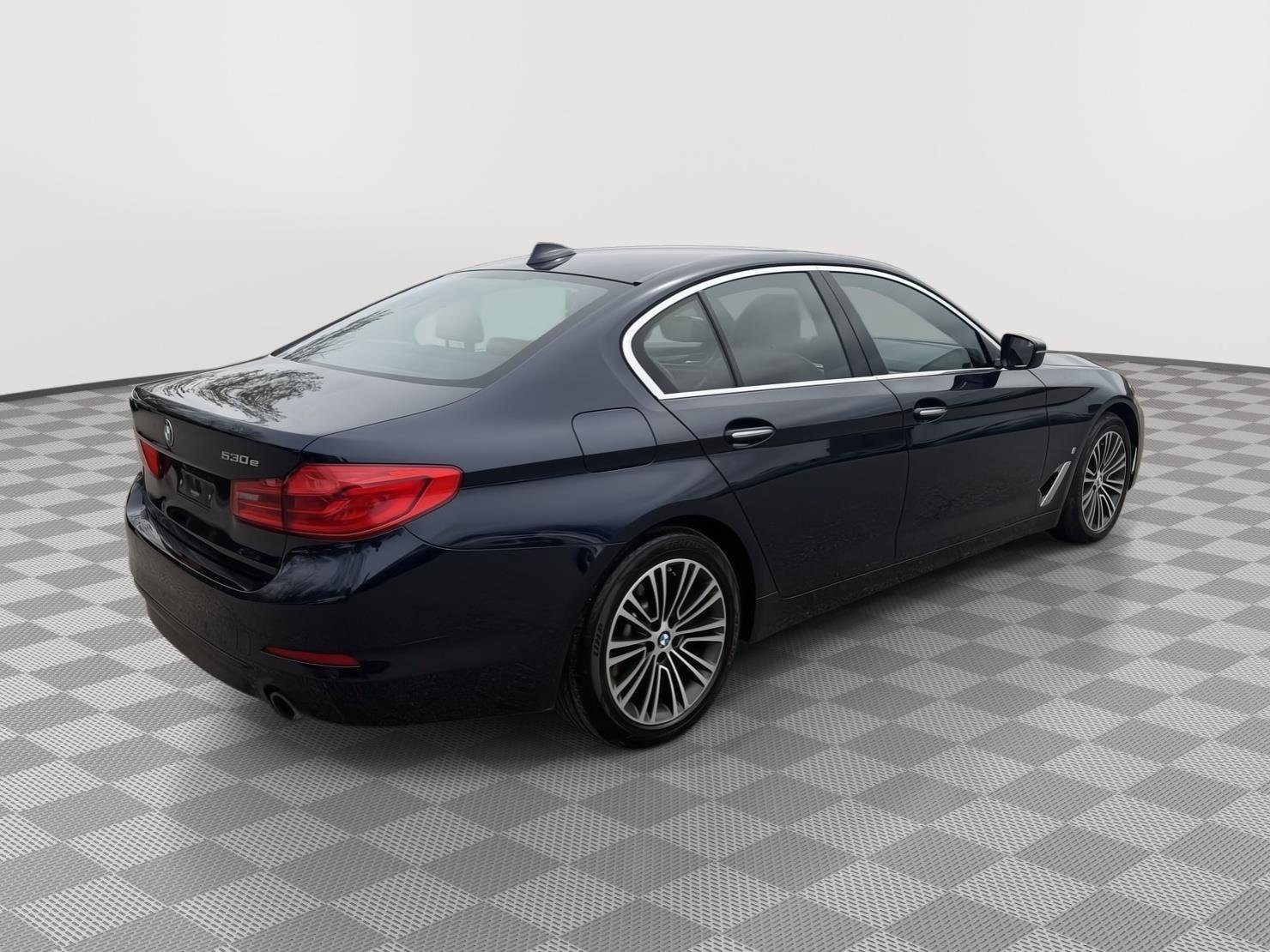 Used 2018 BMW 530e xDrive AWD/4WD image 7