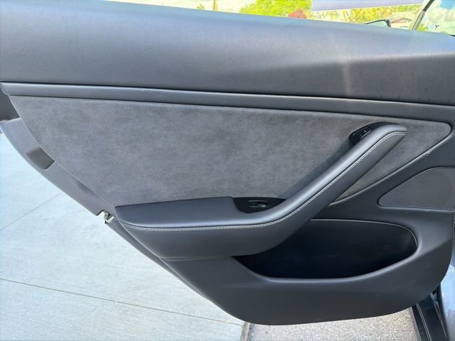 Used 2018 Tesla Model 3 Mid Range RWD image 18