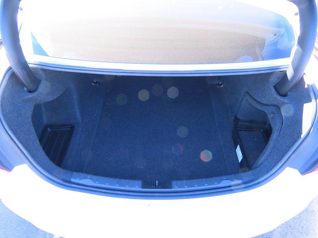 Used 2018 BMW 320i Sedan image 12