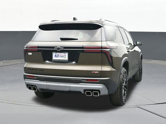 Used 2024 Chevrolet Traverse Z71 w/ Enhanced Driving Package image 13