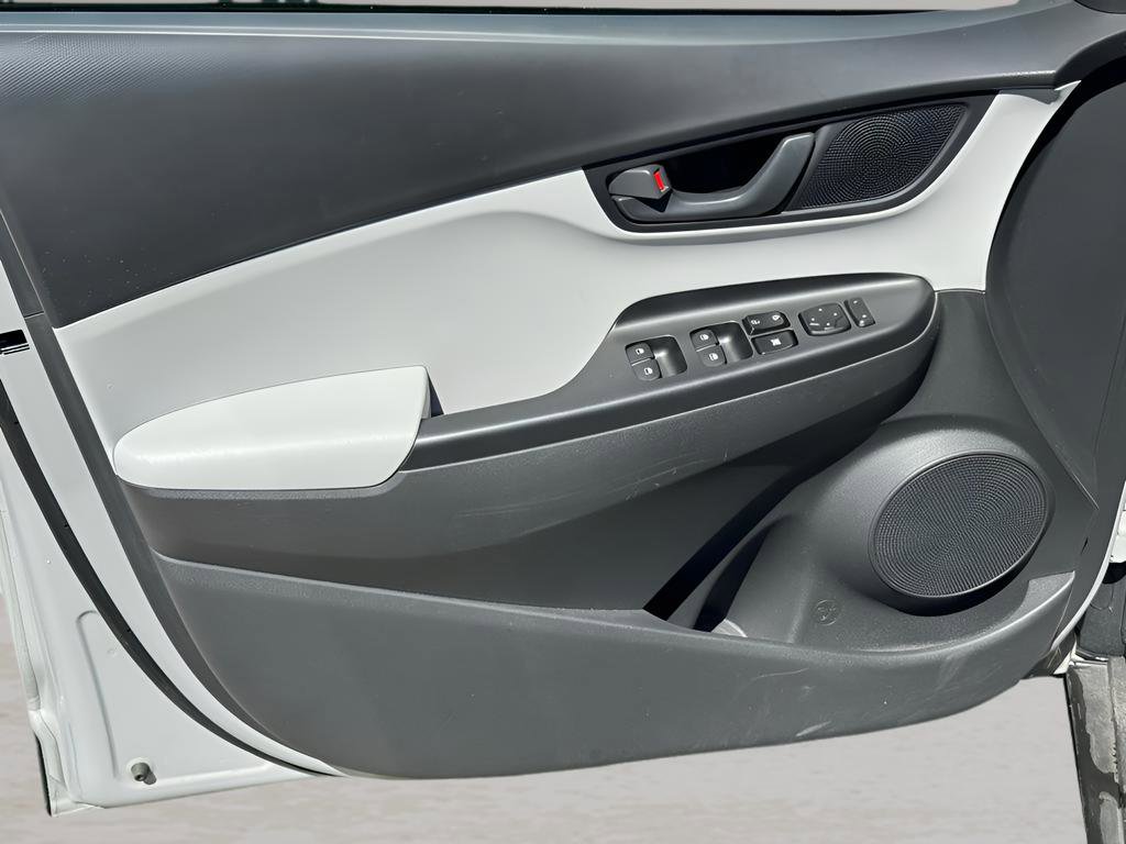 Used 2023 Hyundai Kona SEL image 16