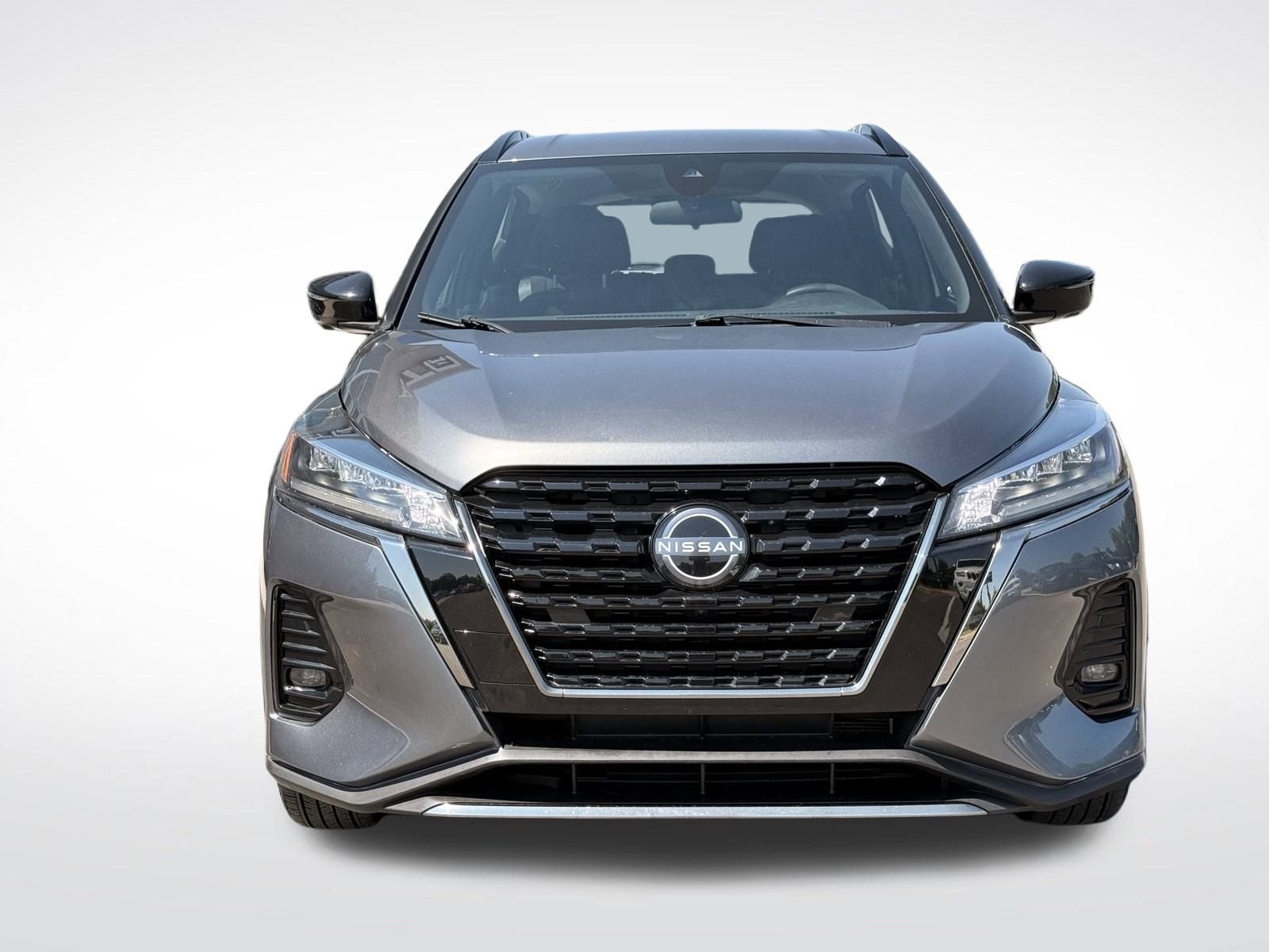 Used 2024 Nissan Kicks SR image 2