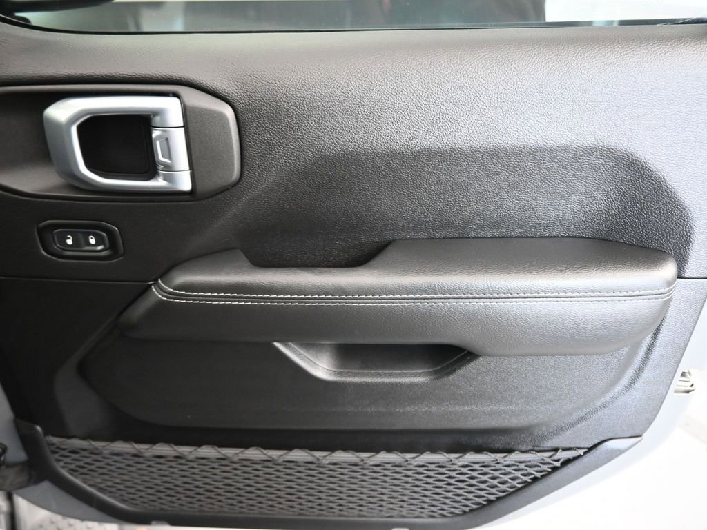 Used 2021 Jeep Wrangler Unlimited Sahara w/ Cold Weather Group image 41