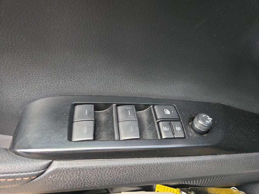 Used 2025 Toyota Camry XLE FWD image 17
