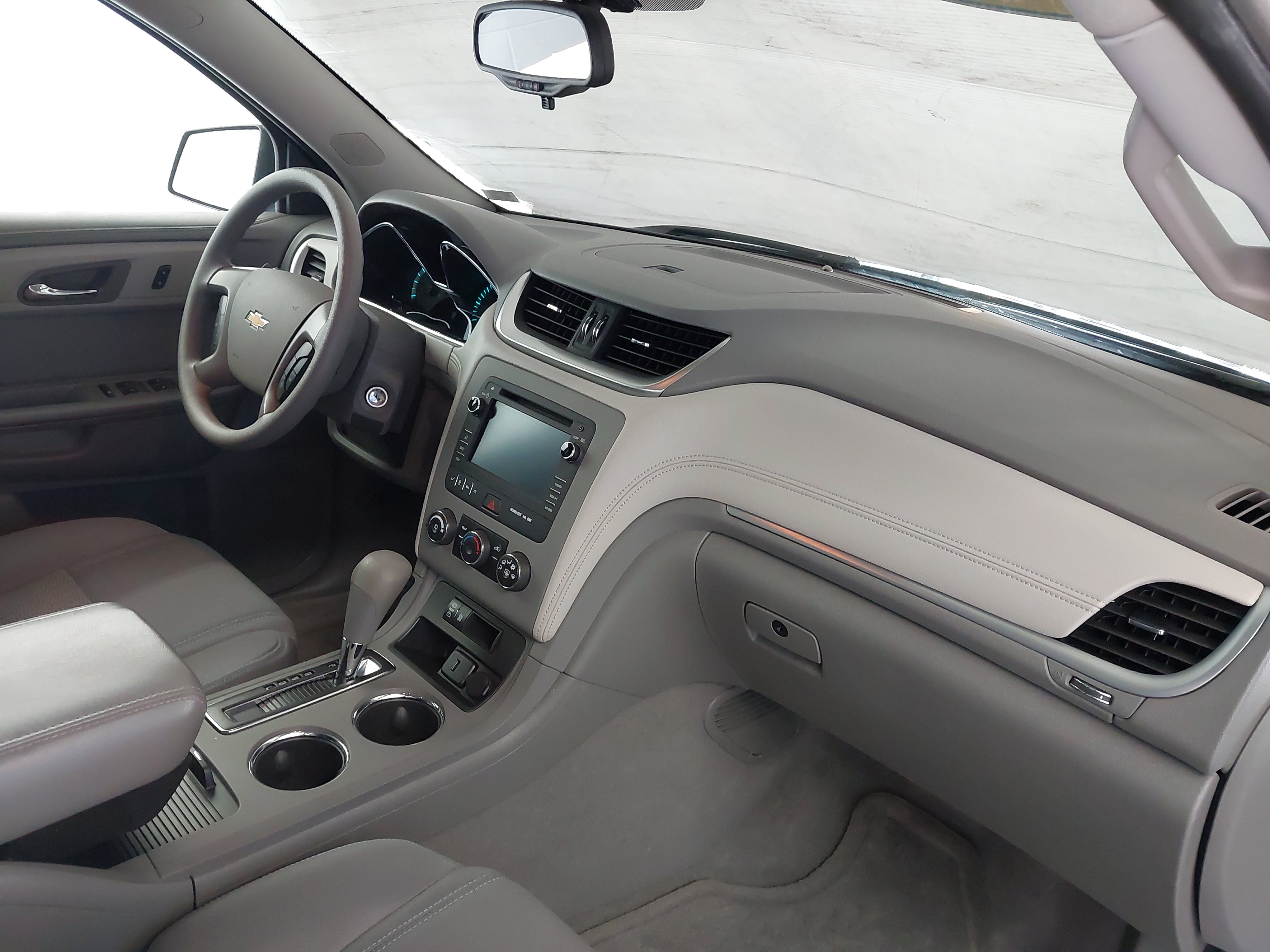 Used 2016 Chevrolet Traverse LS FWD image 29