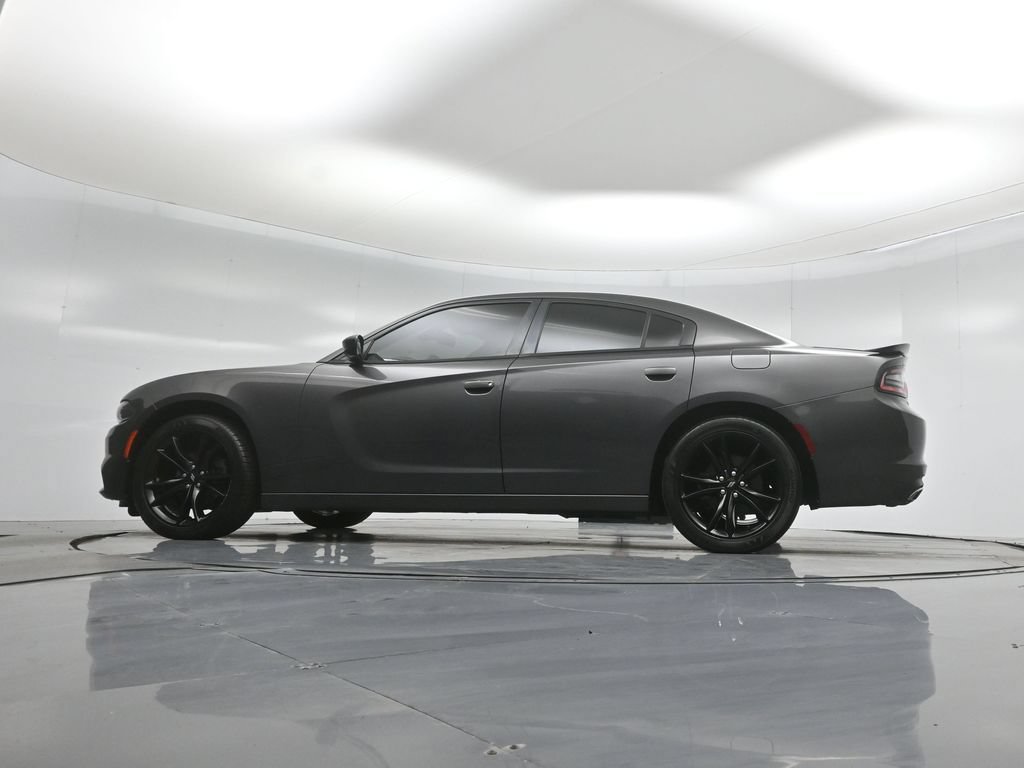 Used 2017 Dodge Charger SE w/ Blacktop Package RWD image 51