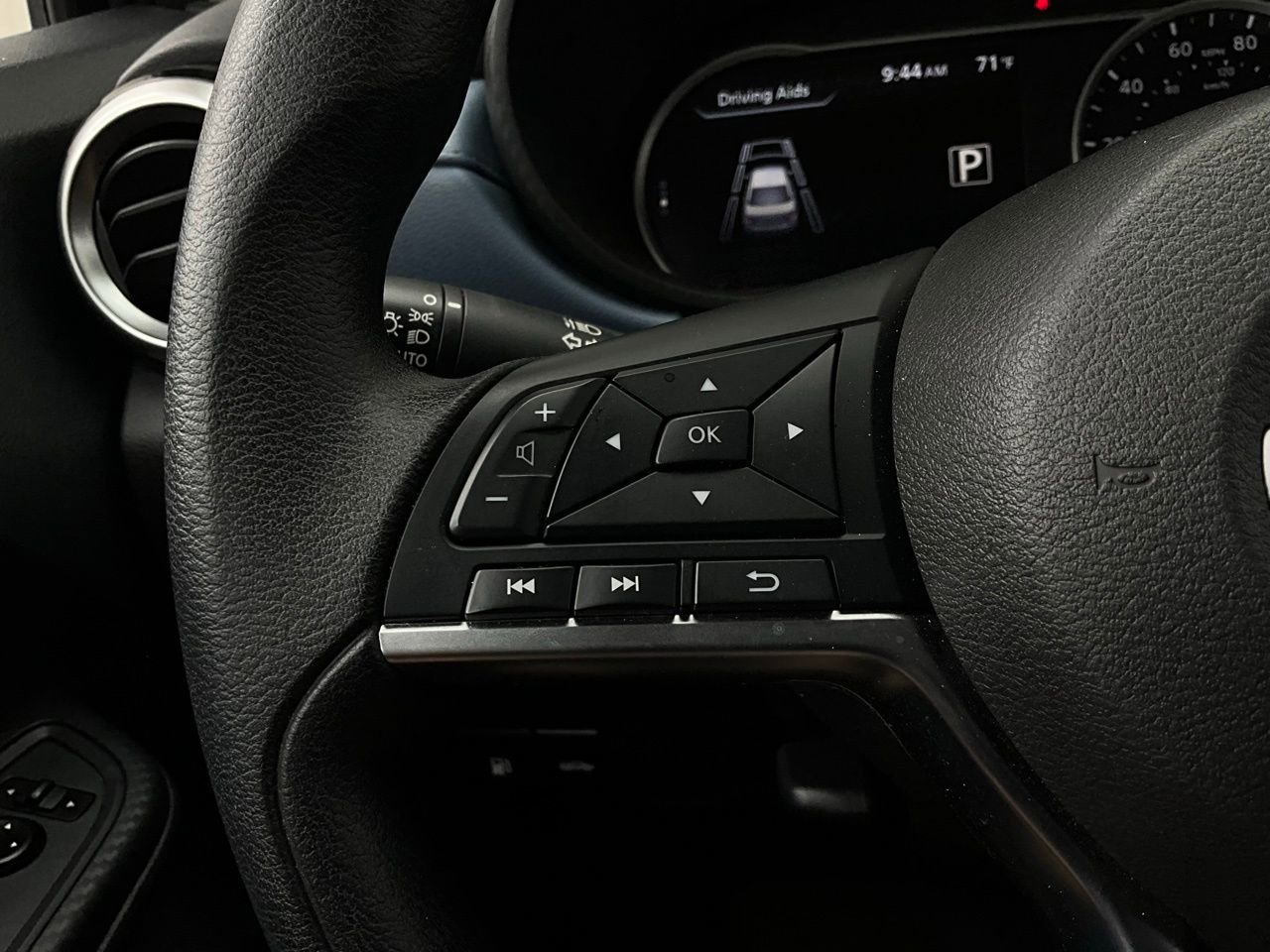 Used 2025 Nissan Versa SV image 29