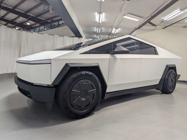 Used 2025 Tesla Cybertruck AWD Crew Cab image 5