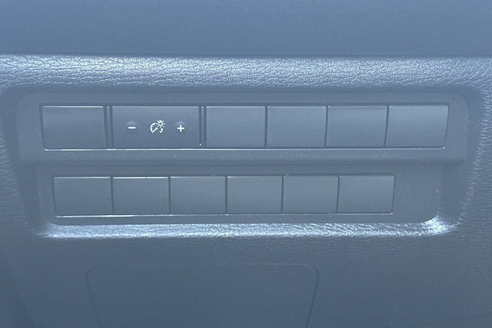 Used 2022 Mitsubishi Outlander ES image 32