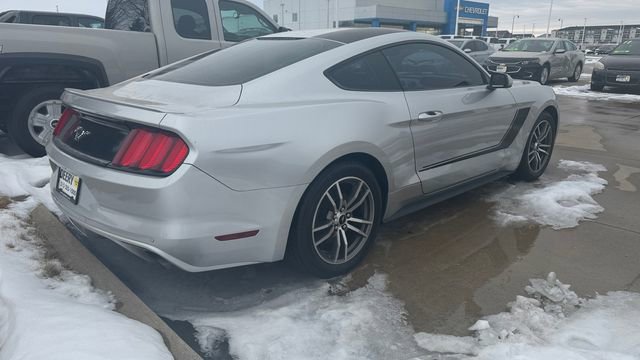 Used 2016 Ford Mustang Coupe image 7