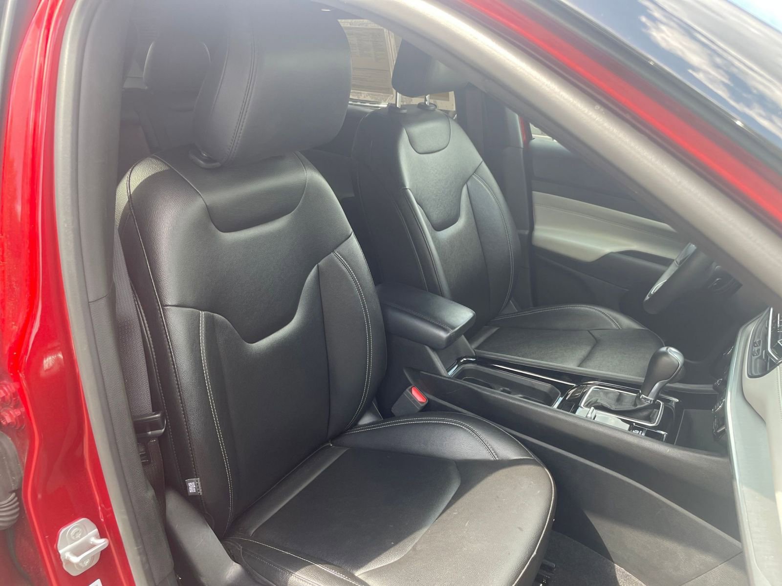 Used 2025 Jeep Compass Limited image 37