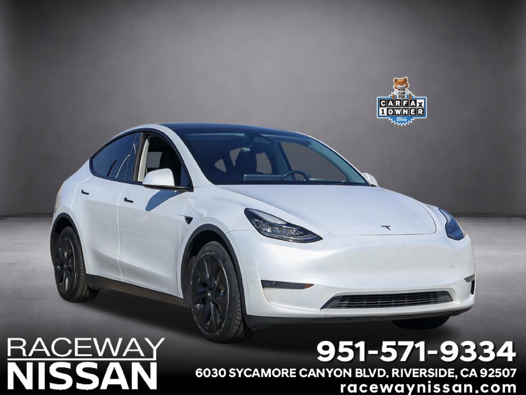 Used 2023 Tesla Model Y Long Range AWD/4WD image 1