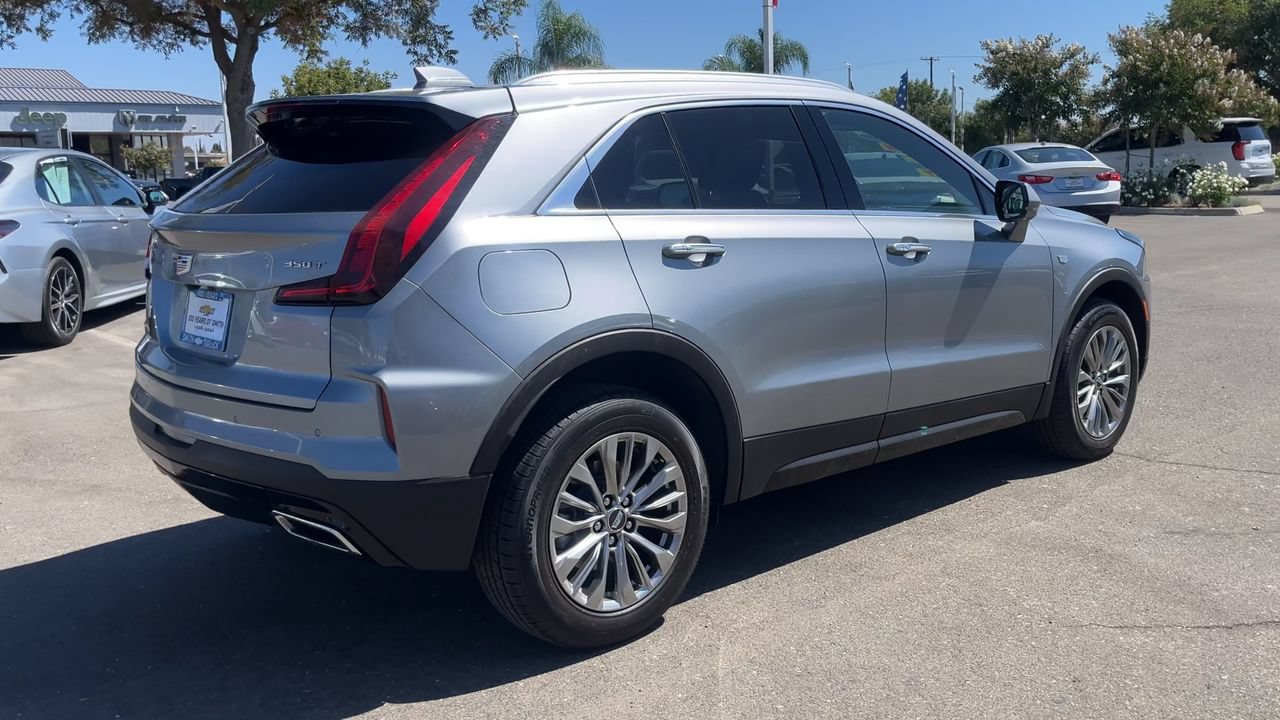 Used 2025 Cadillac XT4 Premium Luxury FWD image 7