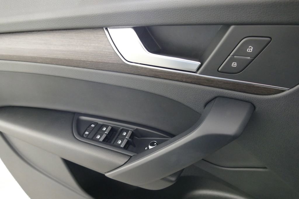 Used 2025 Audi Q5 2.0T Premium image 23