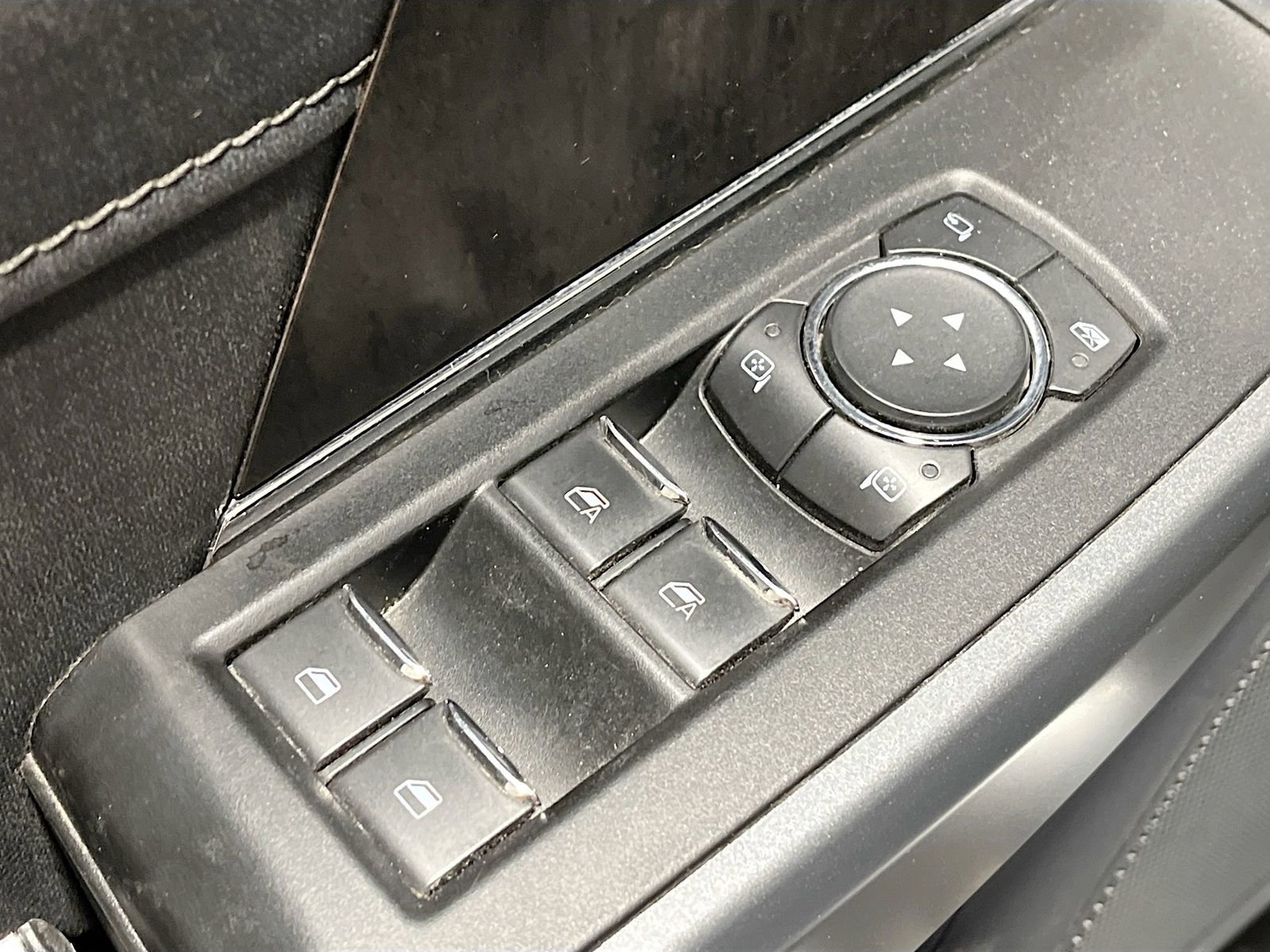 Used 2021 Ford F150 Lariat w/ FX4 Off-Road Package image 18