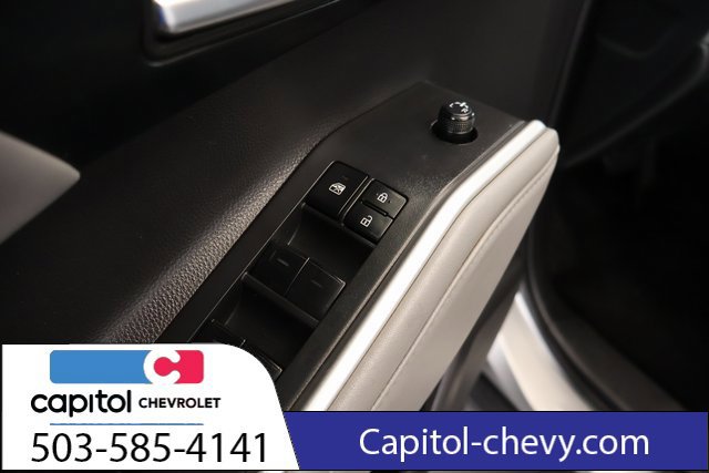 Used 2022 Toyota Highlander XLE AWD/4WD image 11