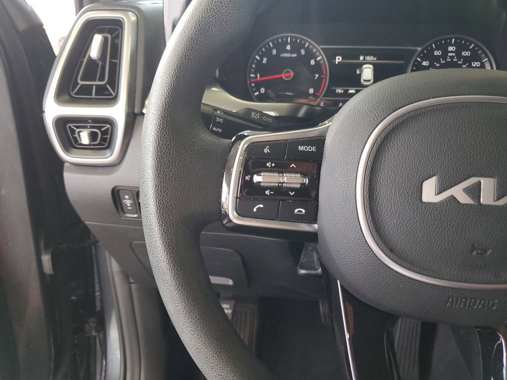 Certified 2023 Kia Sorento LX FWD image 21
