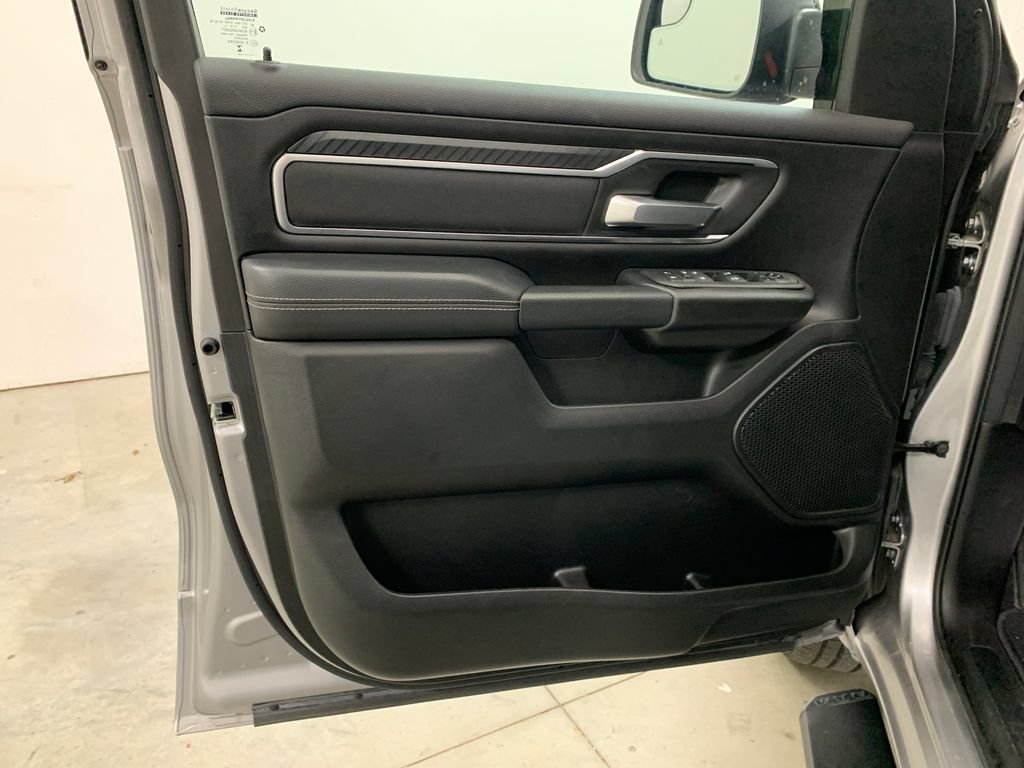 Used 2025 RAM 1500 Big Horn AWD/4WD image 6