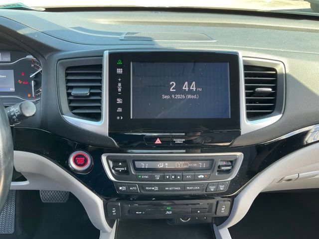 Used 2016 Honda Pilot Touring image 14