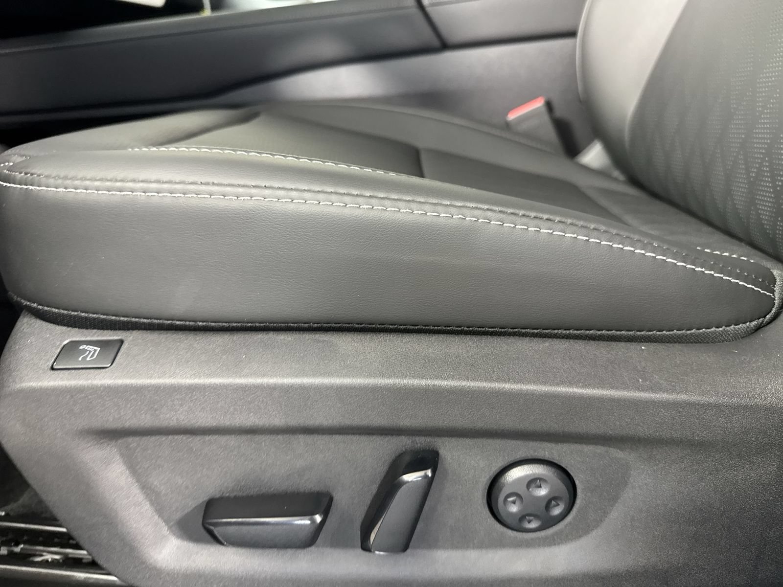 Used 2025 Nissan Murano Platinum w/ Cargo Package AWD/4WD image 22