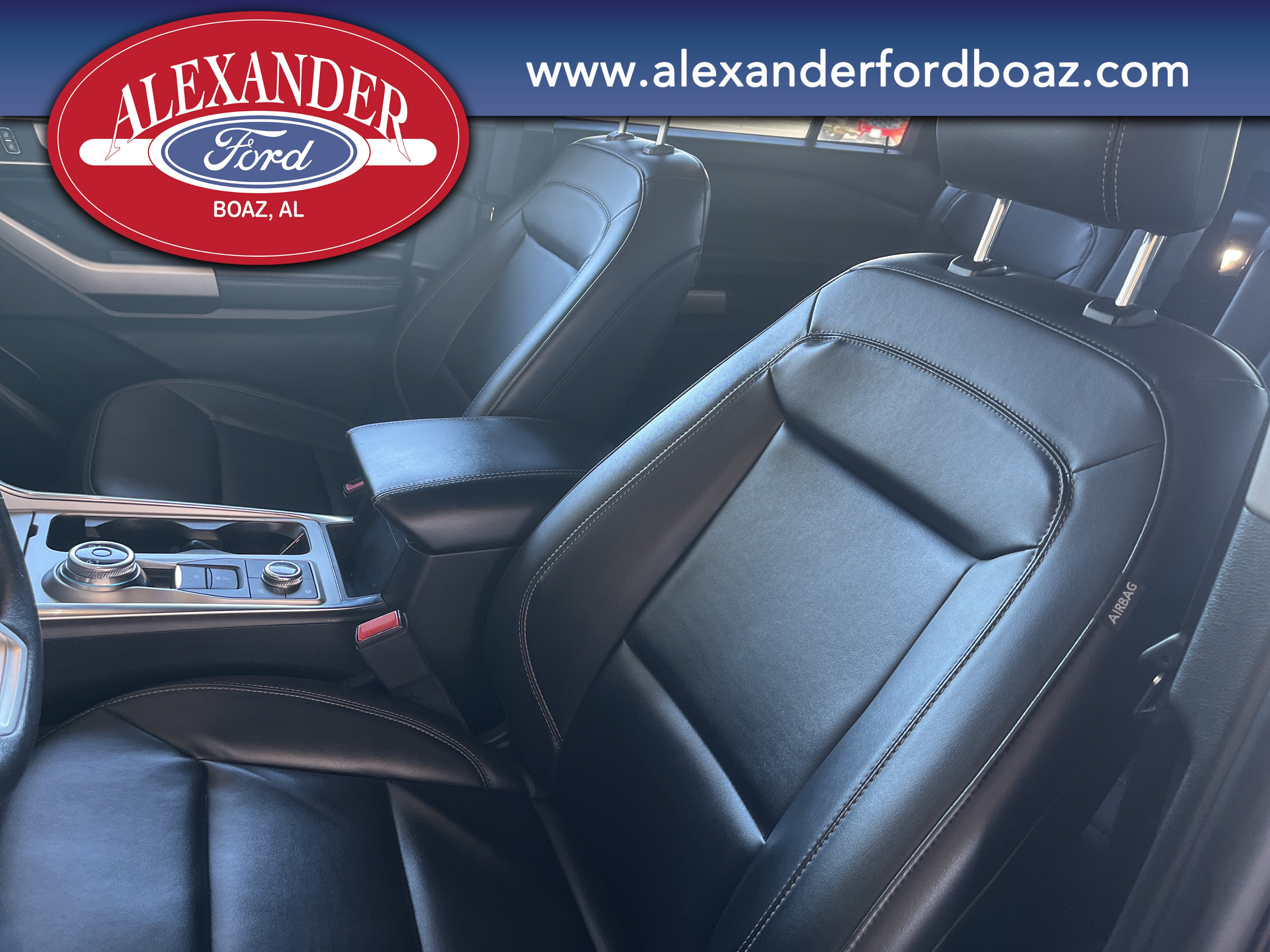 Used 2023 Ford Explorer XLT w/ Equipment Group 202A AWD/4WD image 10