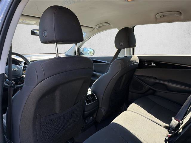 Used 2020 Kia Sorento FWD V6 image 23