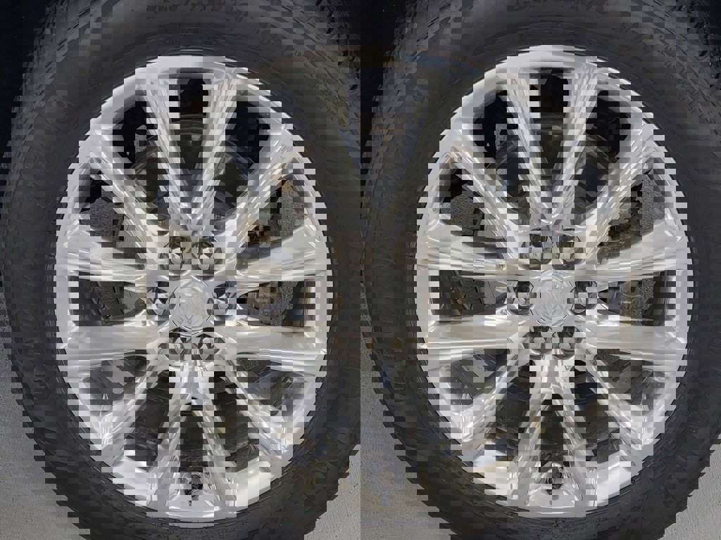 Used 2020 Buick Enclave Essence image 11