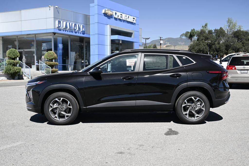 New 2026 Chevrolet Trax LT w/ Sunroof Package FWD image 7