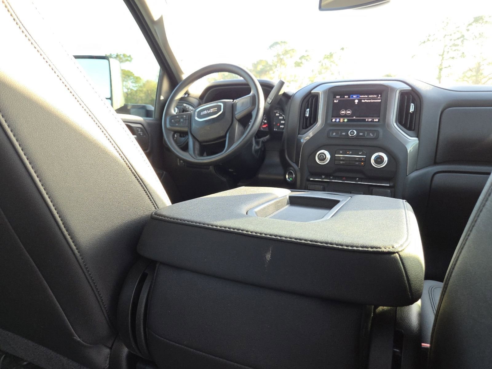 Used 2025 GMC Sierra 3500 Pro w/ Convenience Package image 26