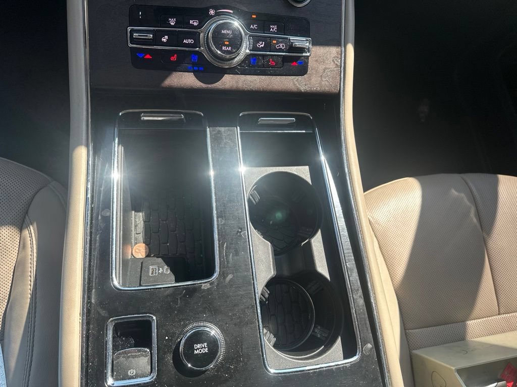 Used 2020 Lincoln Aviator Reserve w/ Equipment Group 201A AWD/4WD image 24