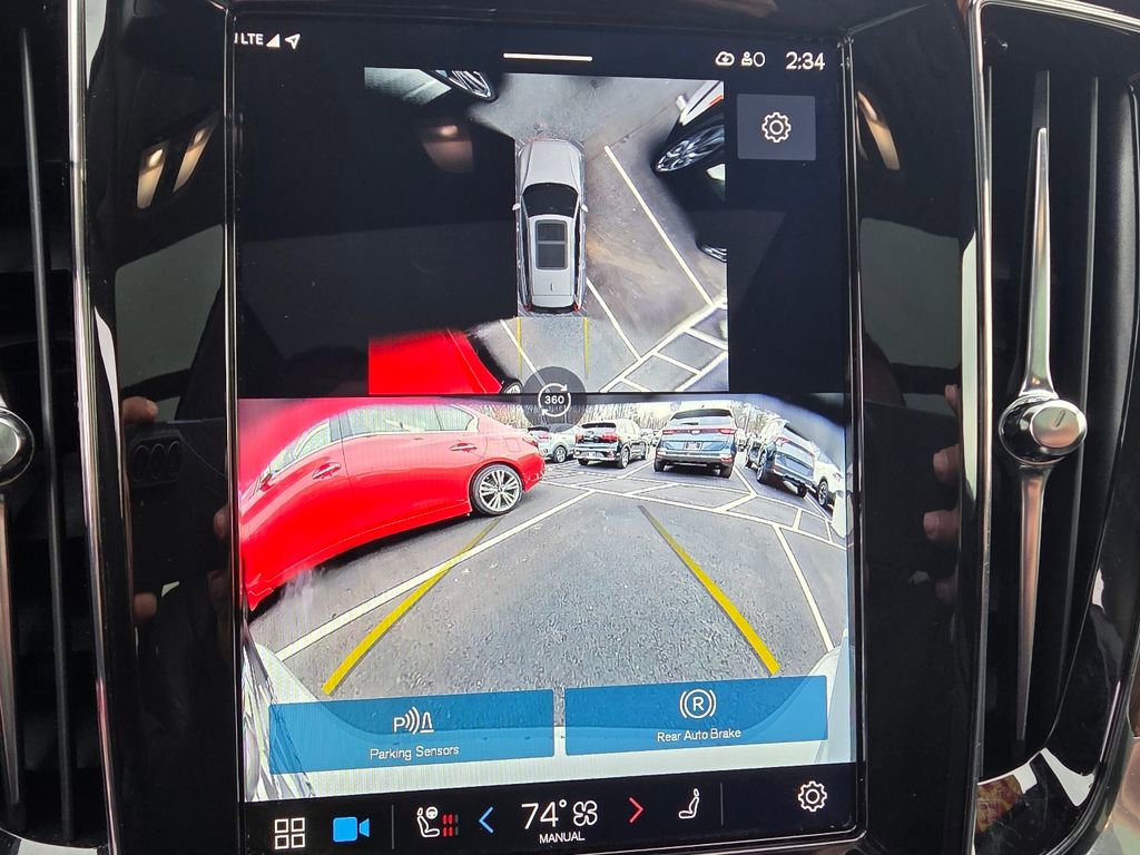 Used 2025 Volvo V60 B5 Cross Country Plus image 22