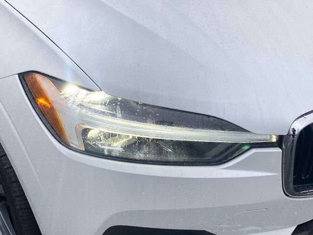 Used 2021 Volvo XC60 T5 Momentum w/ Protection Package Premier image 4